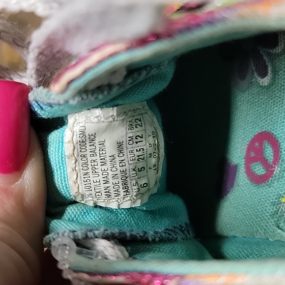 Toddler Skechers Twinkle Toes Shoes Size 6 - Picture 5 of 6